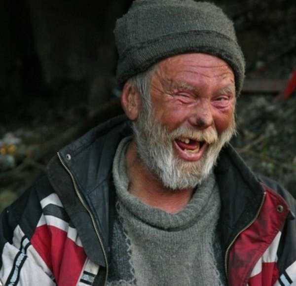 К чему снится бомж (на улице, в квартире) - сонник