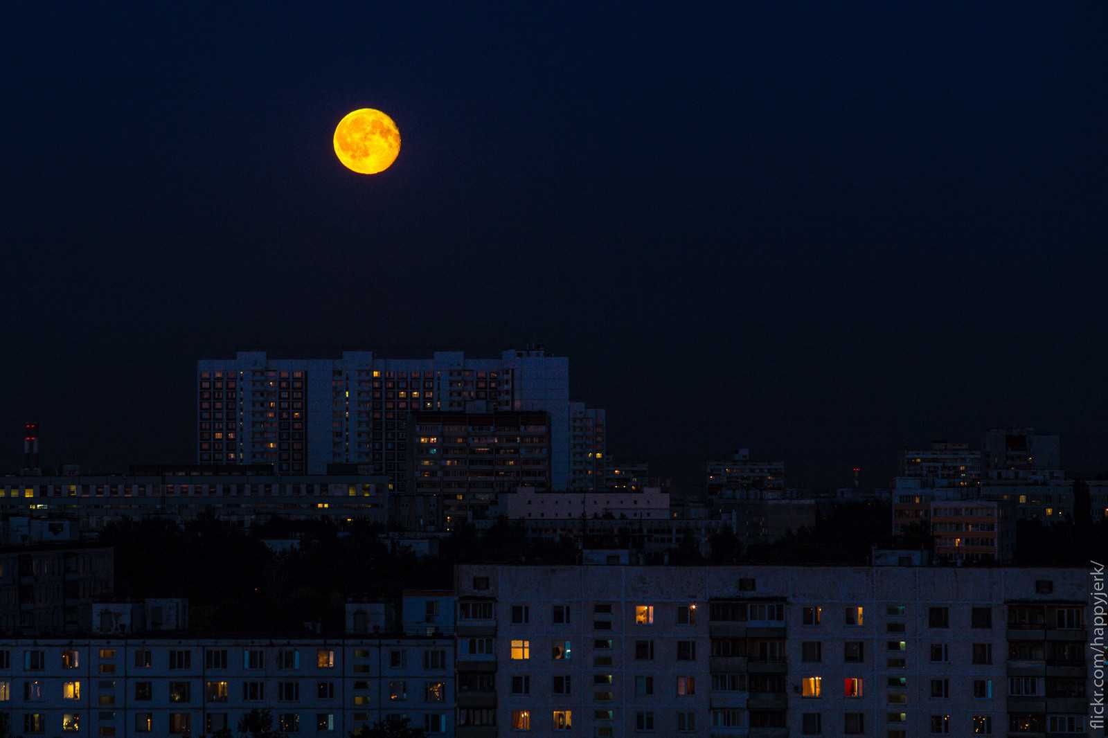 Полная луна в москве