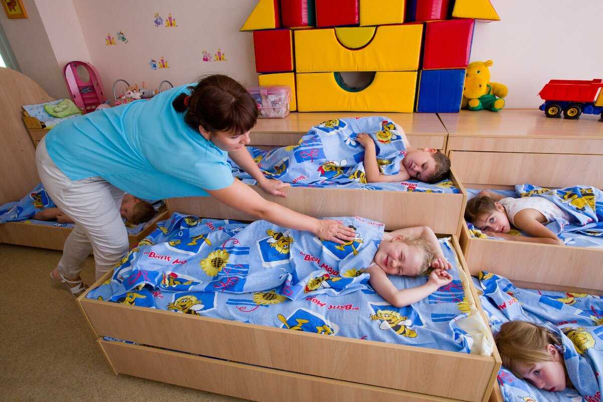 в детском саду не хватает кроватей