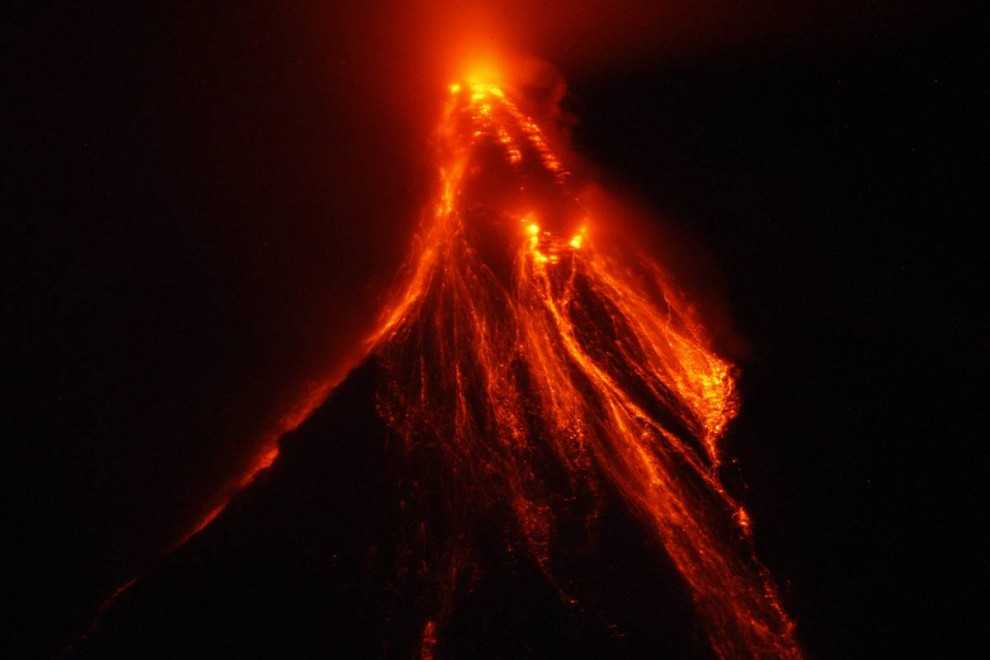 Заметивший вулкан. Извержение вулкана на Филиппинах. Извержение вулкана Майон. Лава (вулканология). Лава обои.